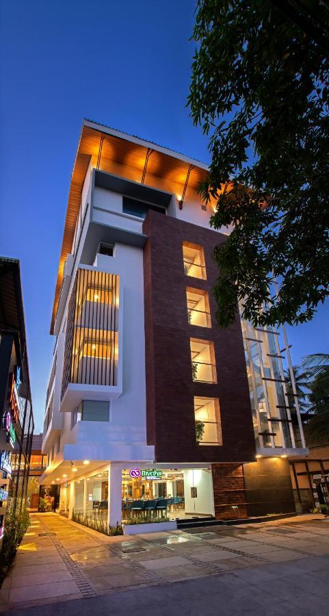 Harivaram Yuga Guruvayur Exterior photo