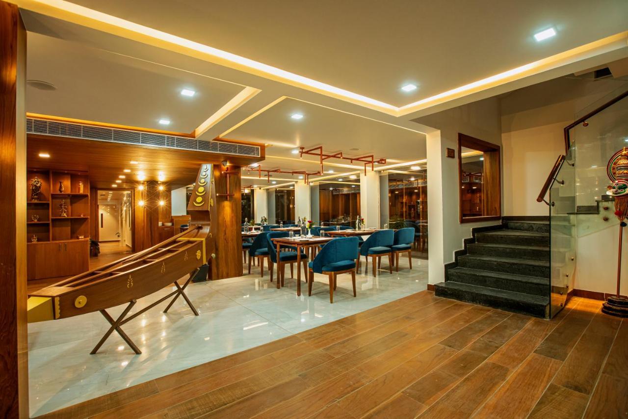 Harivaram Yuga Guruvayur Exterior photo